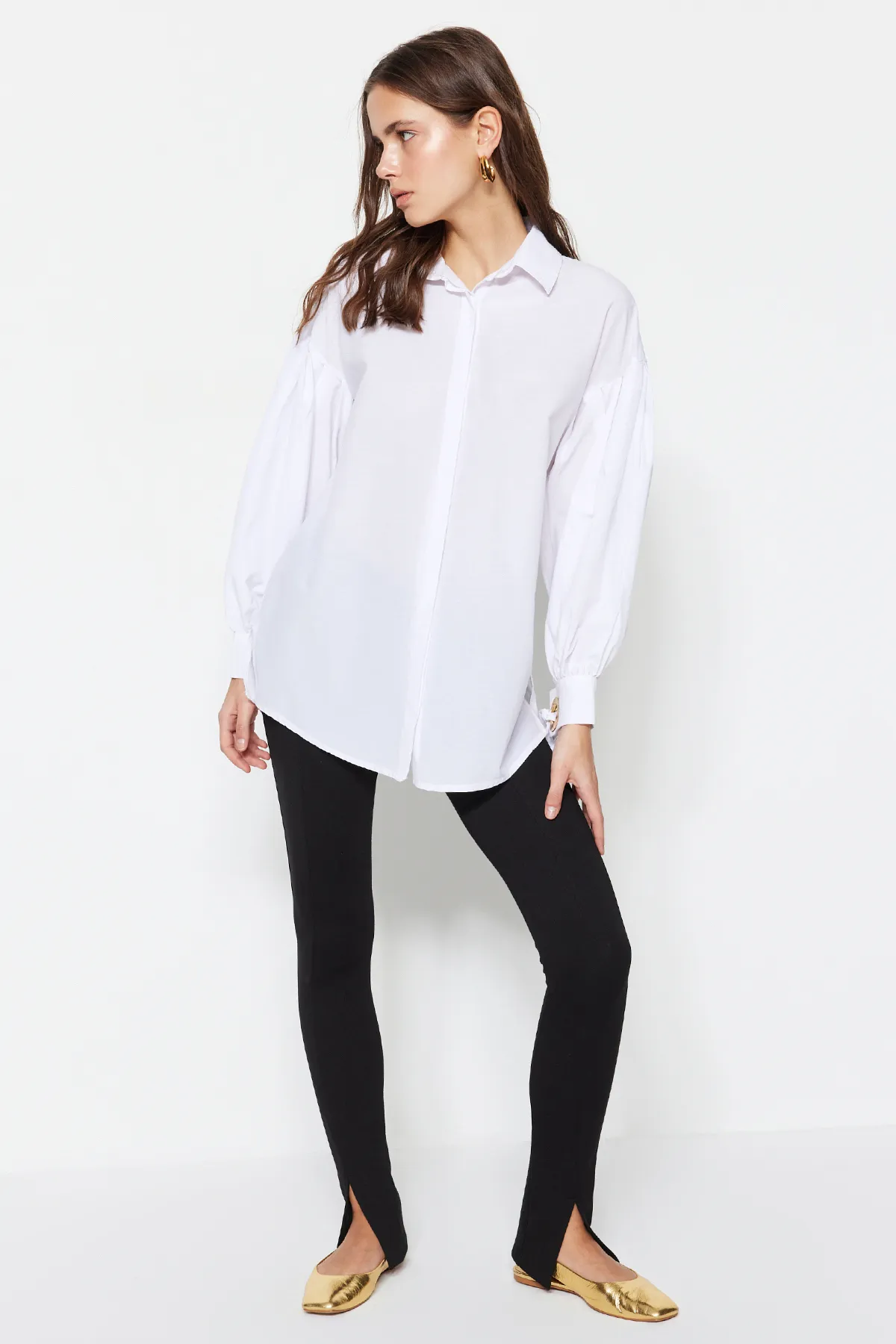 Trendyol Modest  Weißes gewebtes Baumwollhemd mit Bindedetail auf der Rückseite und Accessoires TCTSS23TG00109