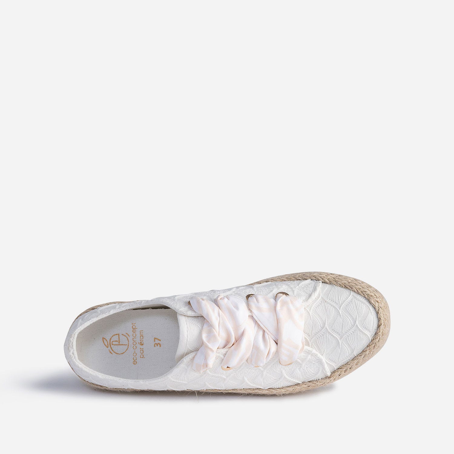 Tennis blanche brodée dentelle éco-conçue
