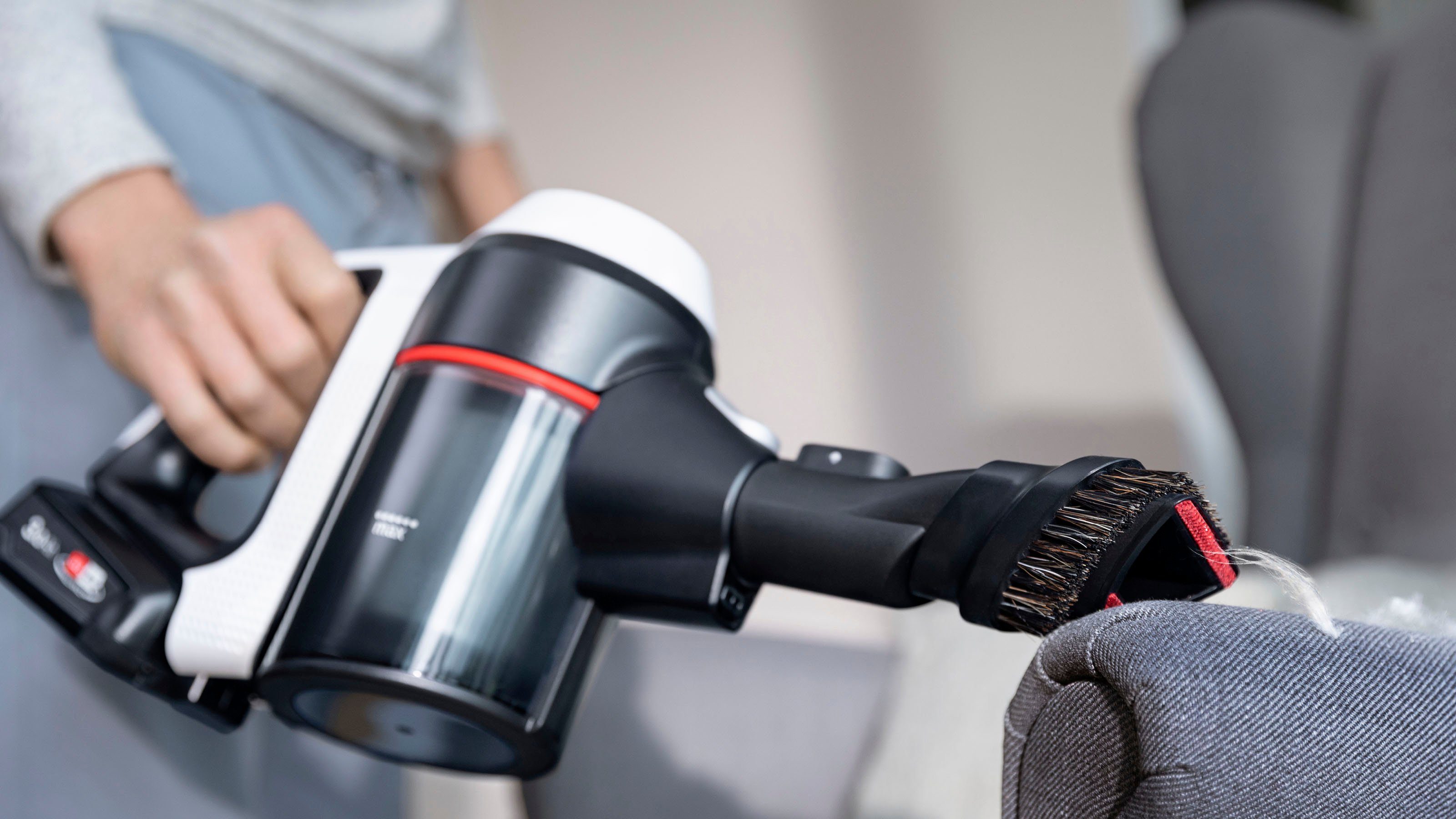 BOSCH Akku-Stielstaubsauger Unlimited 7 BSS711W, beutellos, 40 Min. Laufzeit, austauschbarer Akkupack, inkl. umfangreichen Zubehör