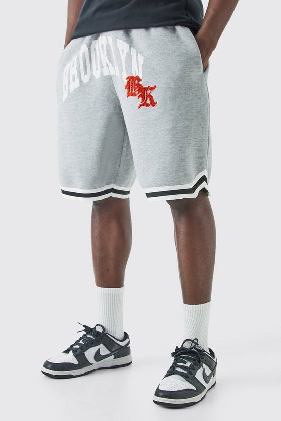 Mittellange Oversize Basketball-Shorts mit Brooklyn-Print
