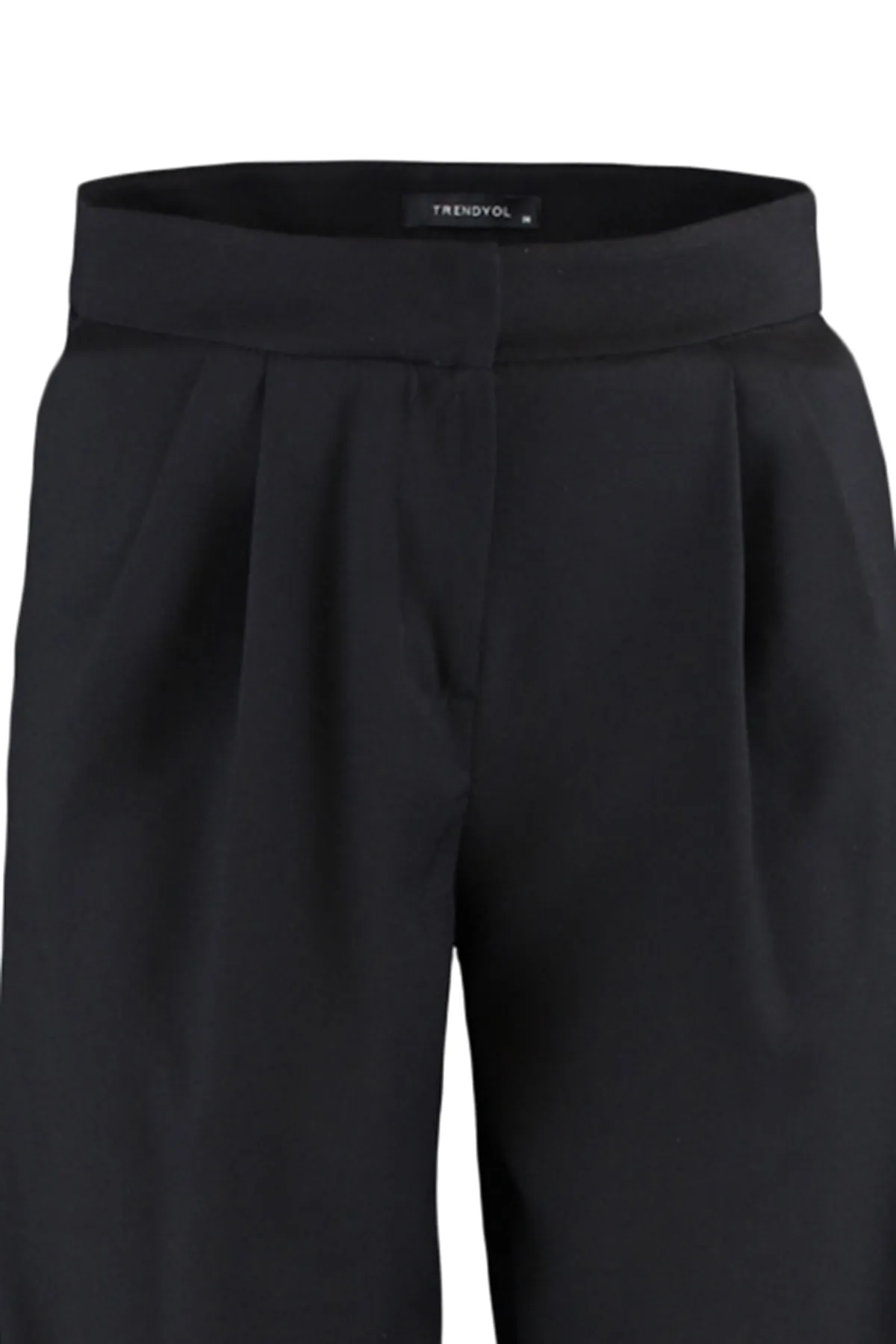 Trendyol Collection  Schwarze, gerade geschnittene, plissierte Webhose TWOSS19WX0017