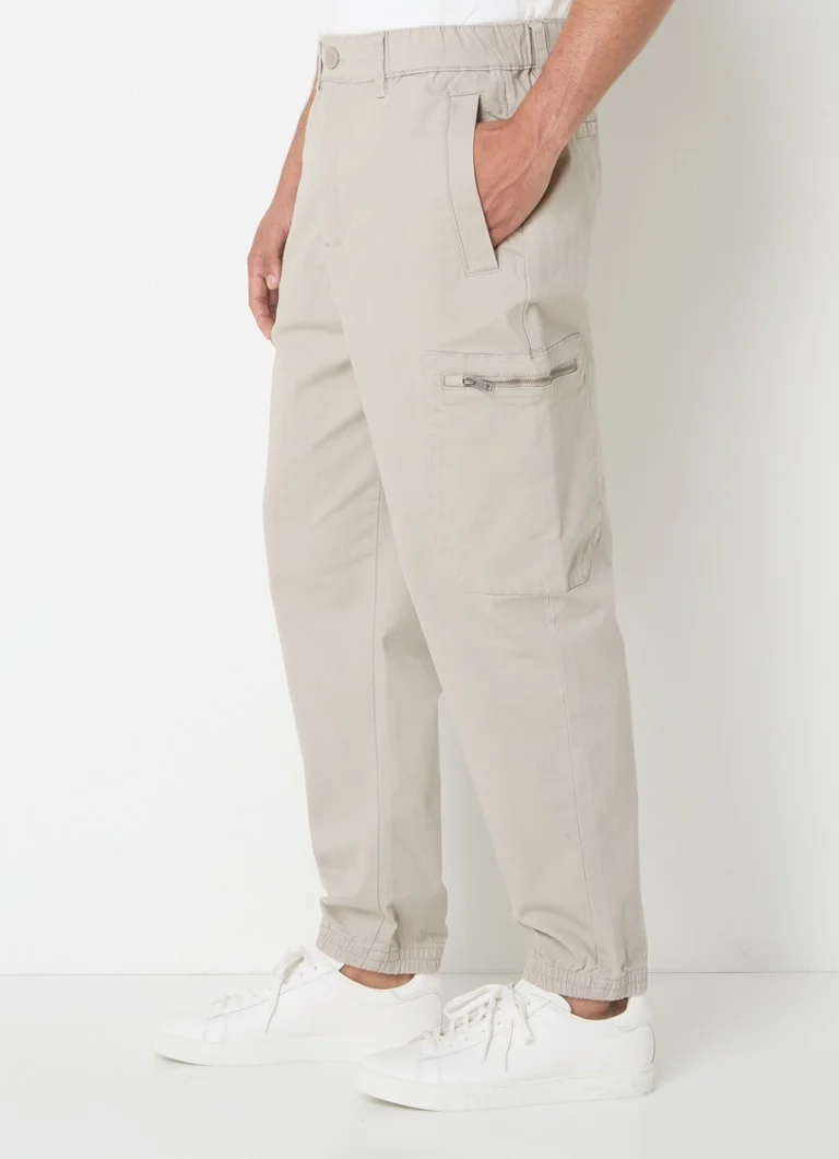 Spodnie chino Armani Exchange o dopasowanym kroju z kieszeniami wewnętrznymi