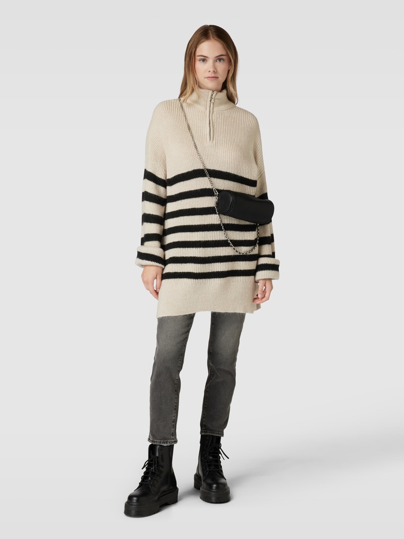Strickpullover mit Stehkragen und Reißverschluss Modell 'ALFRIDA' in offwhite