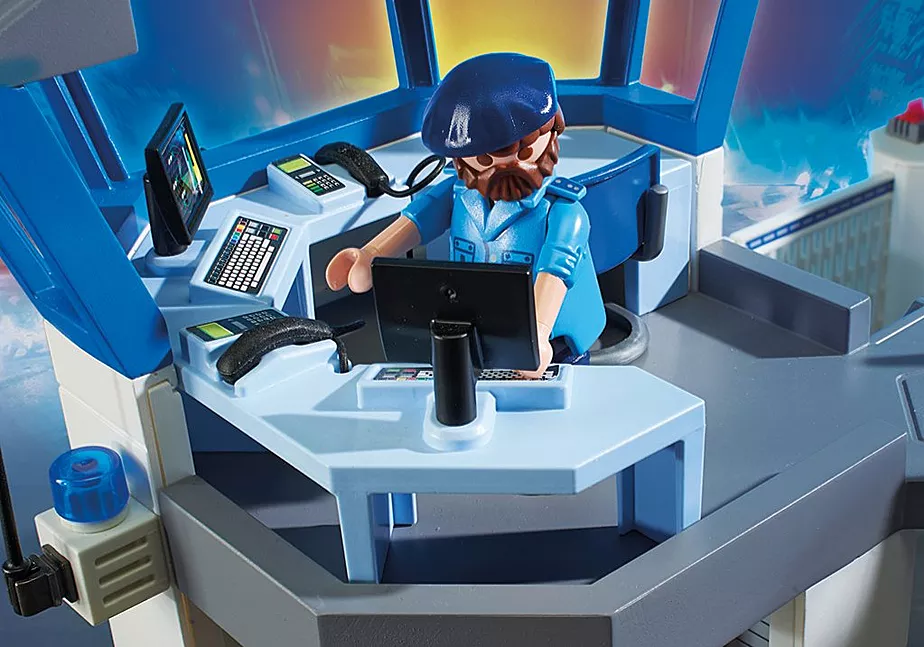 Polizei-Kommandozentrale mit Gef&auml;ngnis