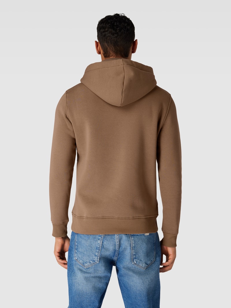 Hoodie mit Känguru-Tasche und Label-Print in taupe