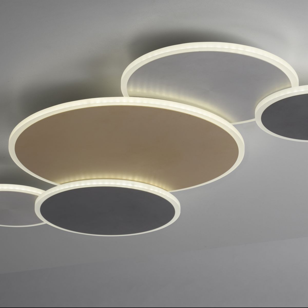 Neuhaus Deckenlampe Q-Piato Zigbee