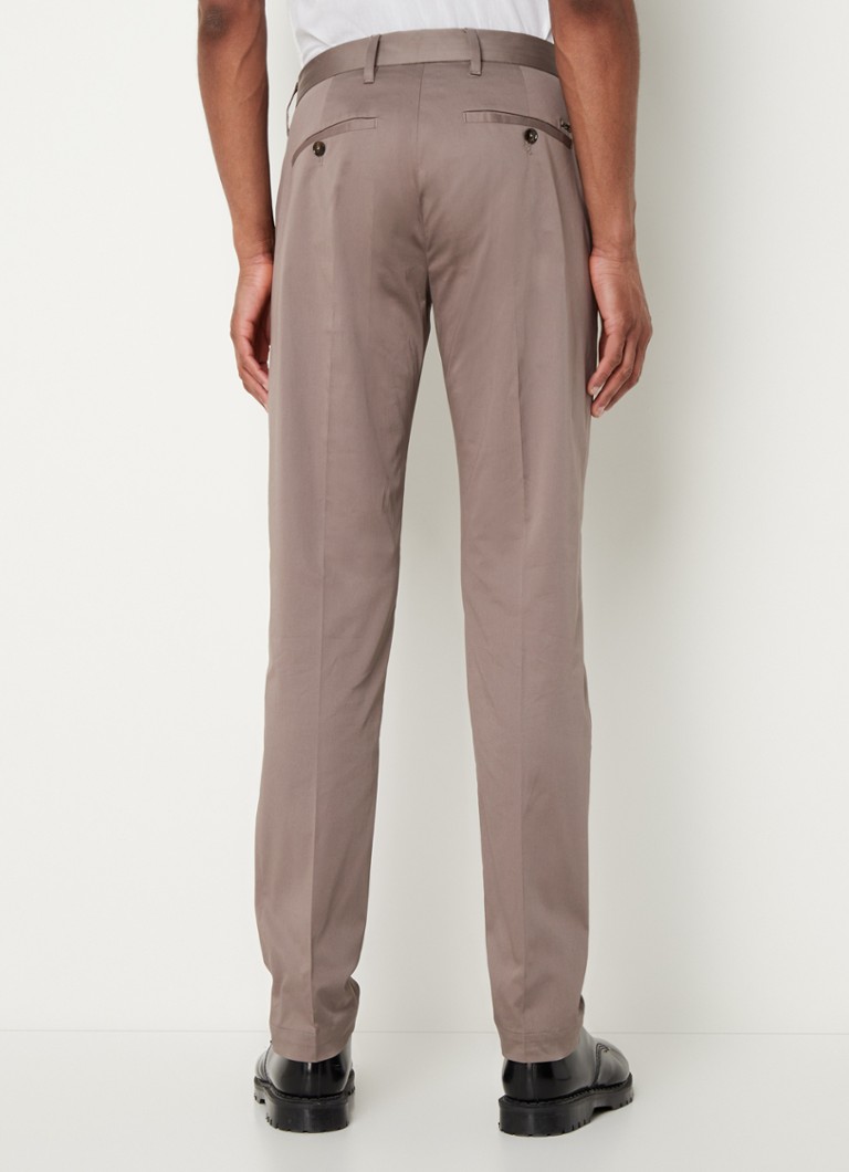 Emporio Armani sašaurinātas piegriezuma chino bikses ar sānu kabatām un elastīgu piegriezumu.