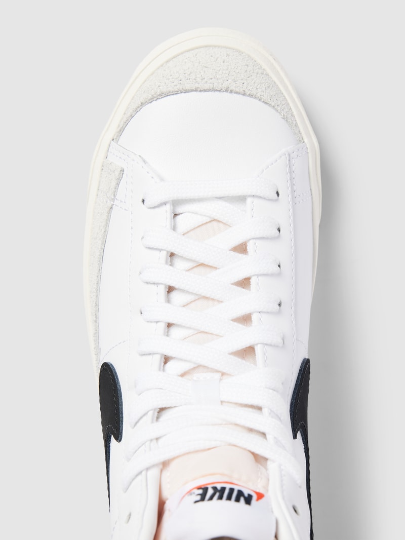 High Top Sneaker mit Logo-Badge Modell 'Blazer' in offwhite