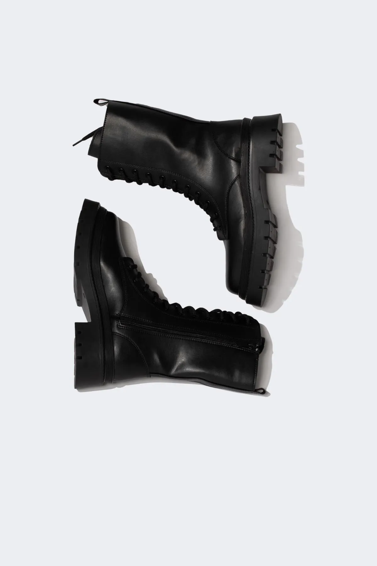 DeFacto  Damenstiefel aus Kunstleder mit hoher Sohle zum Schnüren und Reißverschluss