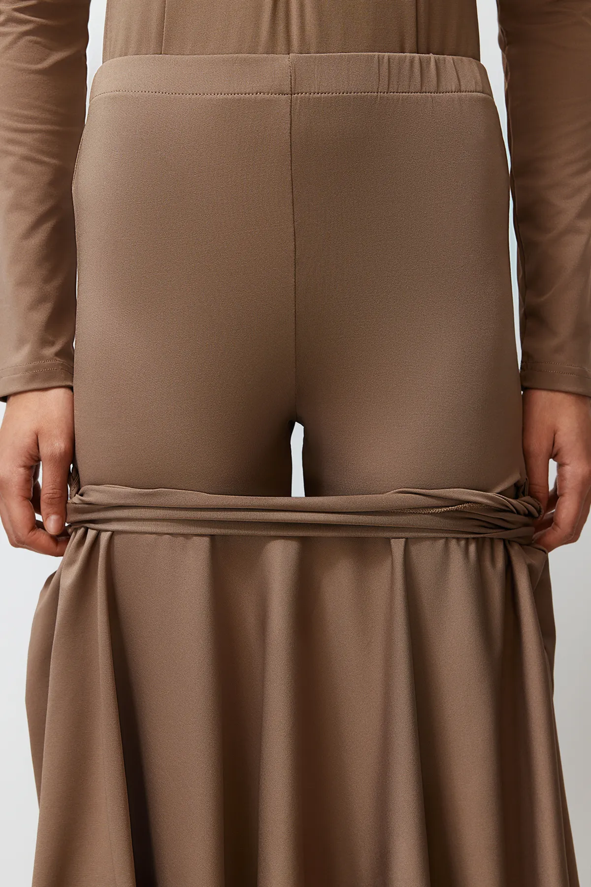 Trendyol Modest  Kamelfarbenes 3-teiliges, vollständig bedecktes Strandbekleidungs-Badeanzug-Set TCTSS24CF00006