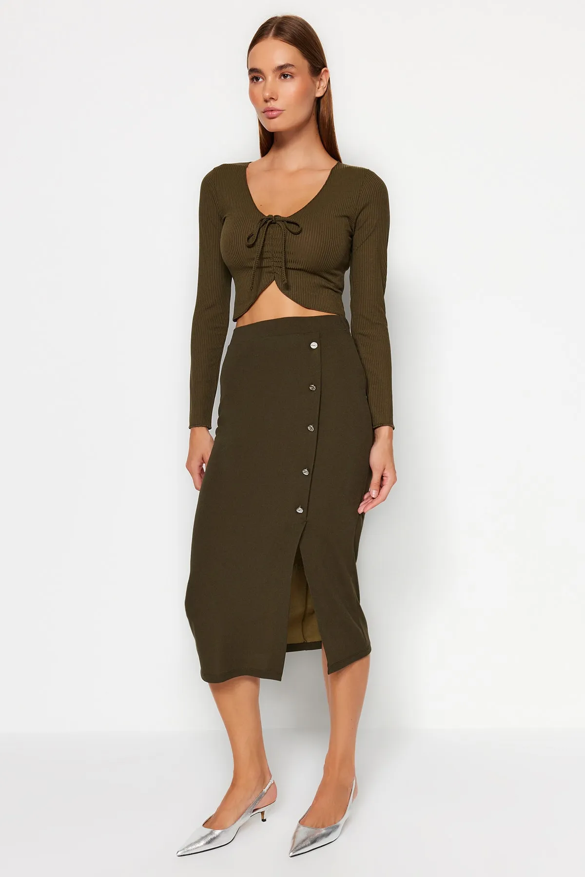 Trendyol Collection  Khakifarbener Maxi-Bleistiftrock aus Crêpe-Strick mit Knopfleiste TWOSS23ET00320
