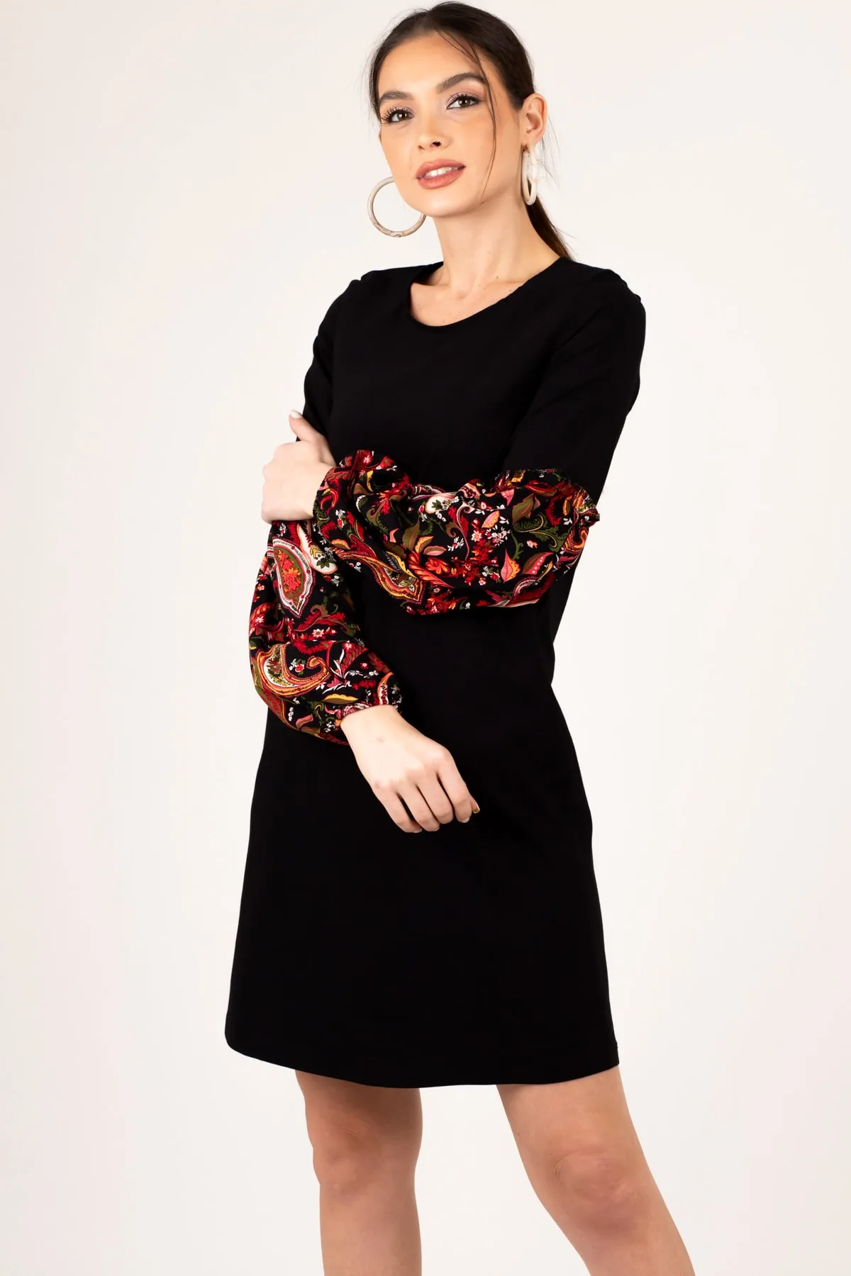 armonika  Buntes Ballonkleid für Damen mit schwarzen Ärmeln ARM-19K001215