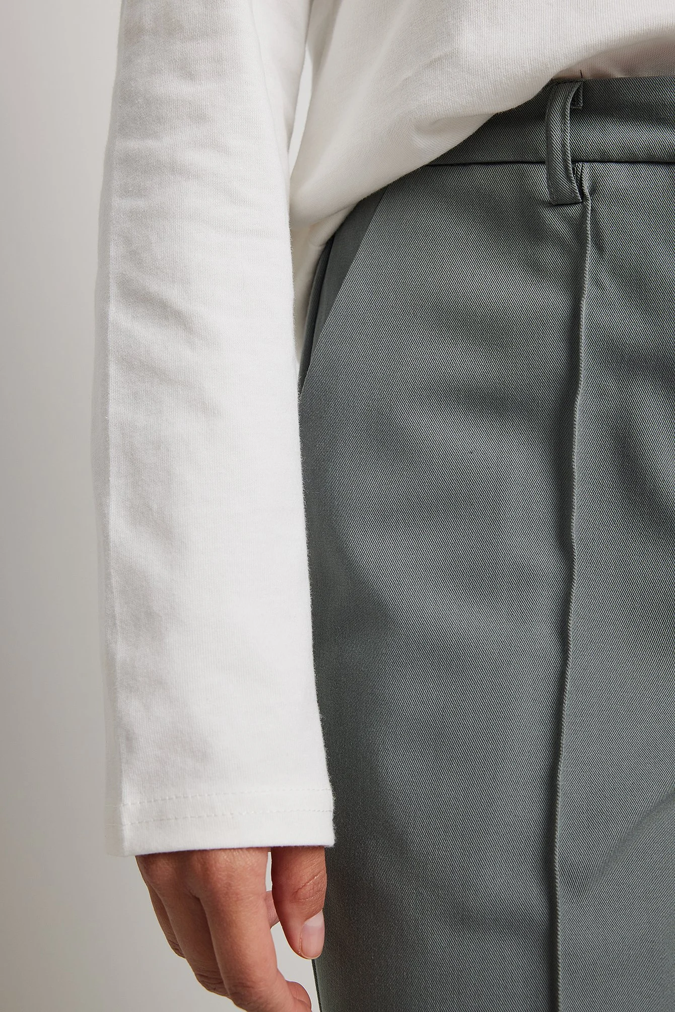 Angepasste Hose mit Seitenschlitz