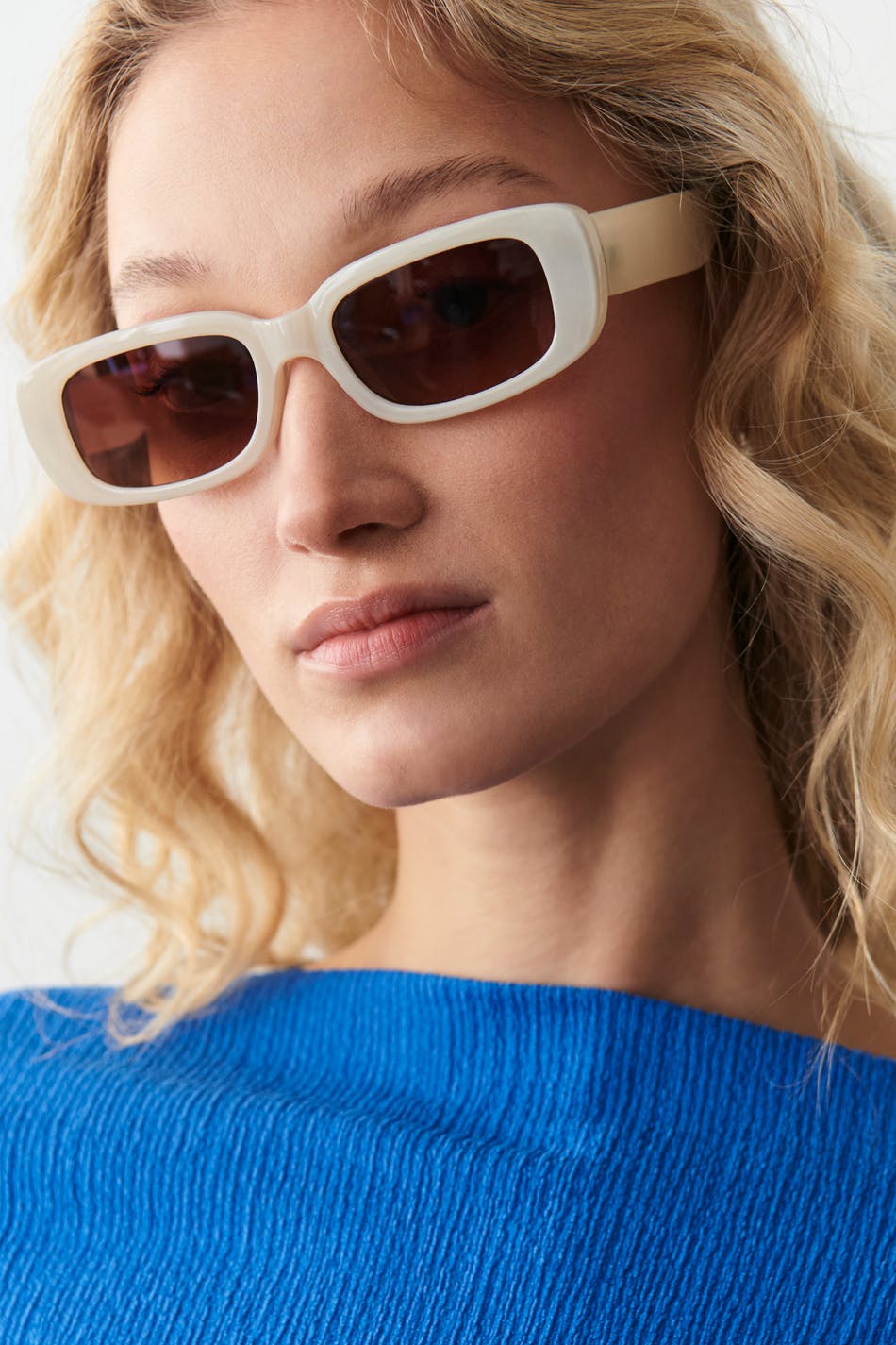 Slim rectangular sunglasses