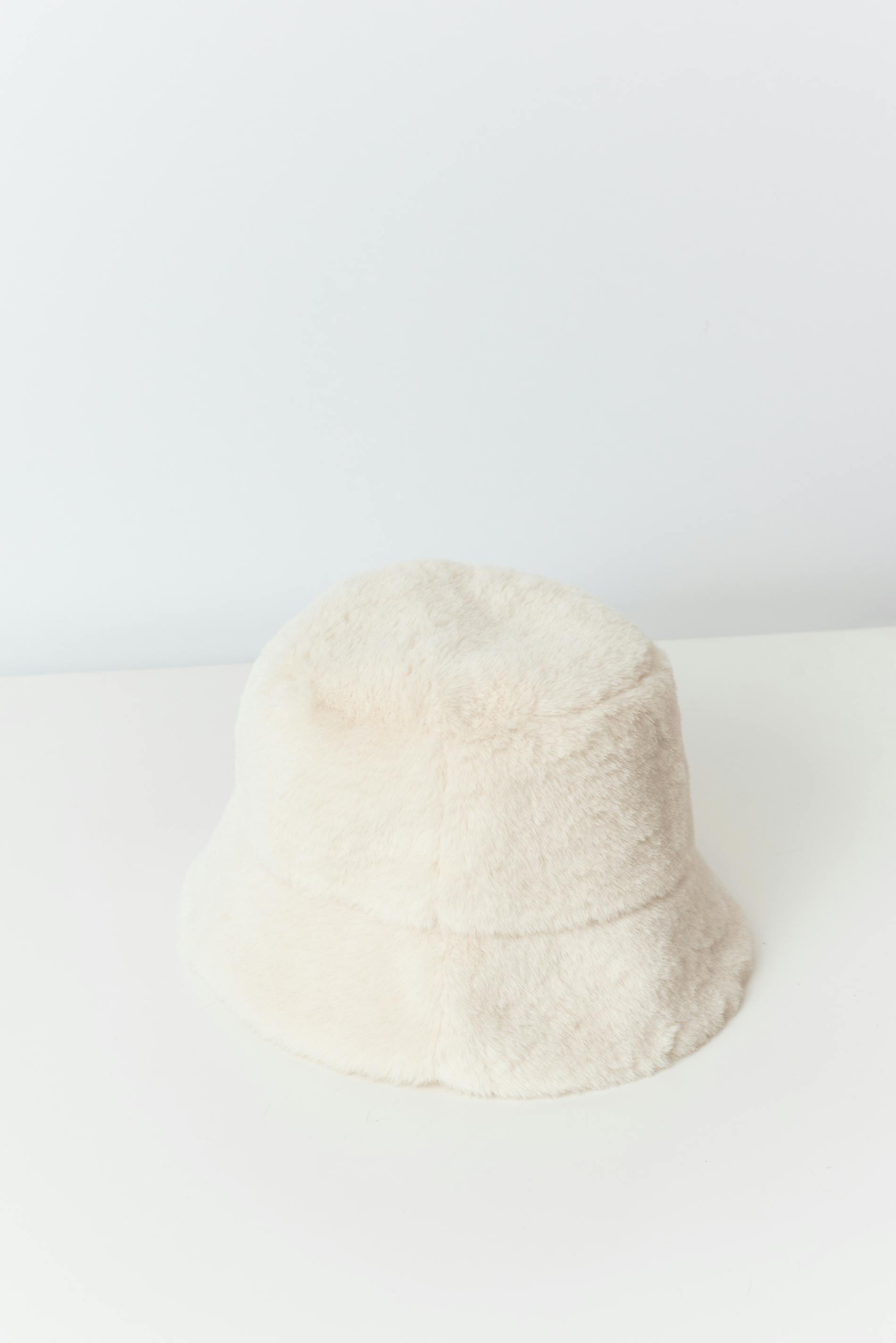 Faux fur bucket hat
