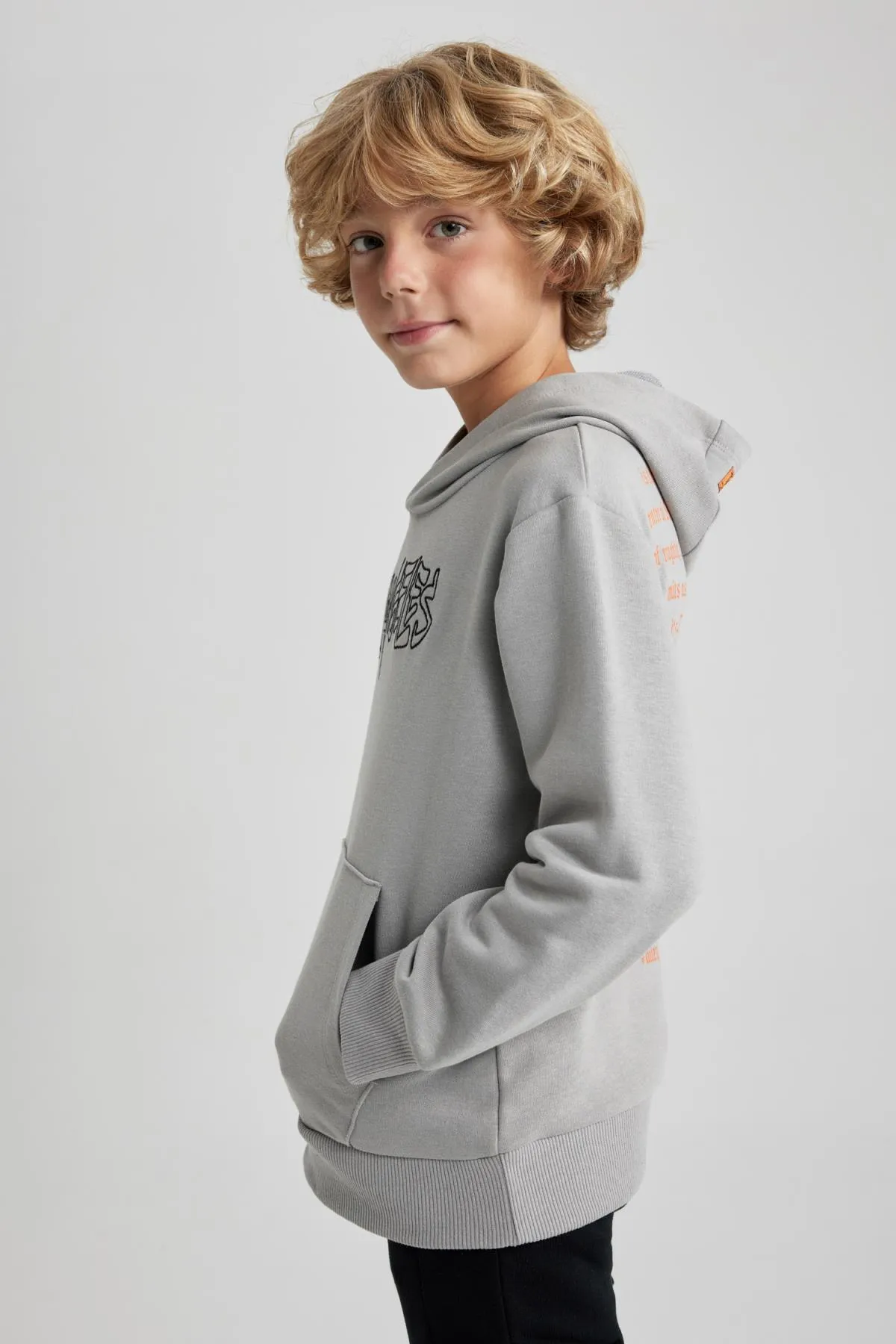 DeFacto  Dickes Kapuzen-Sweatshirt für Jungen