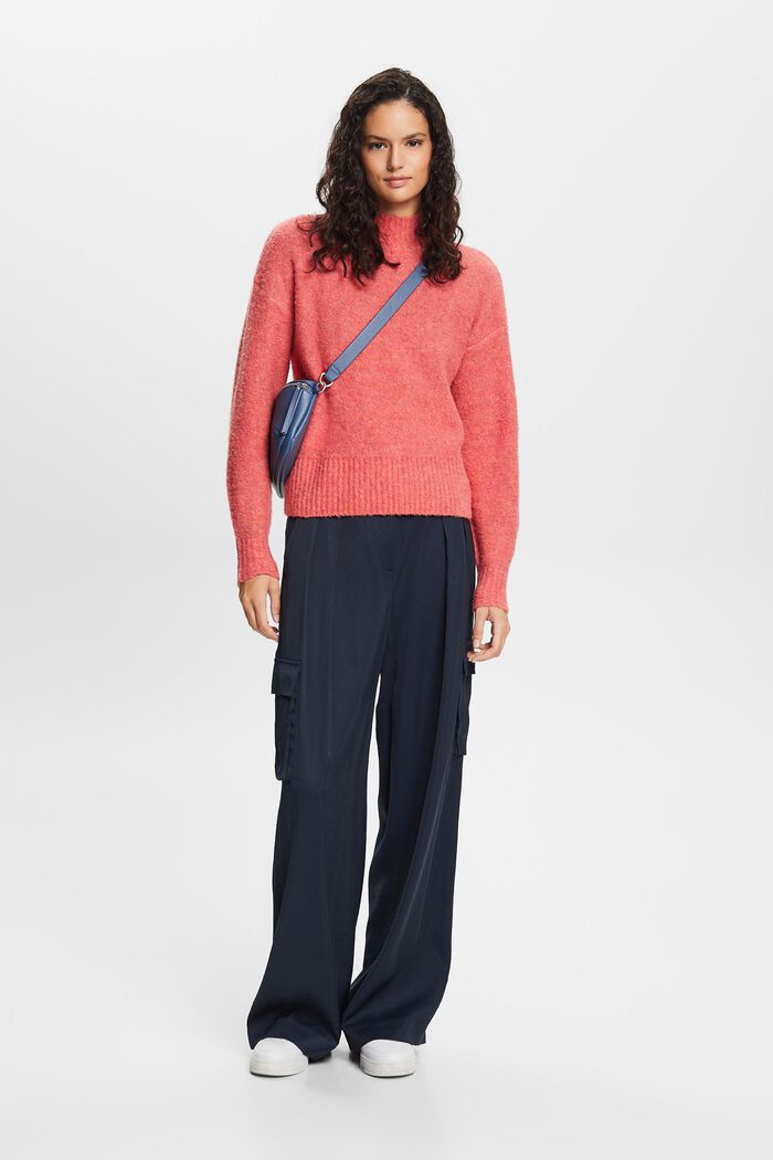 Kuscheliger Pullover mit Stehkragen