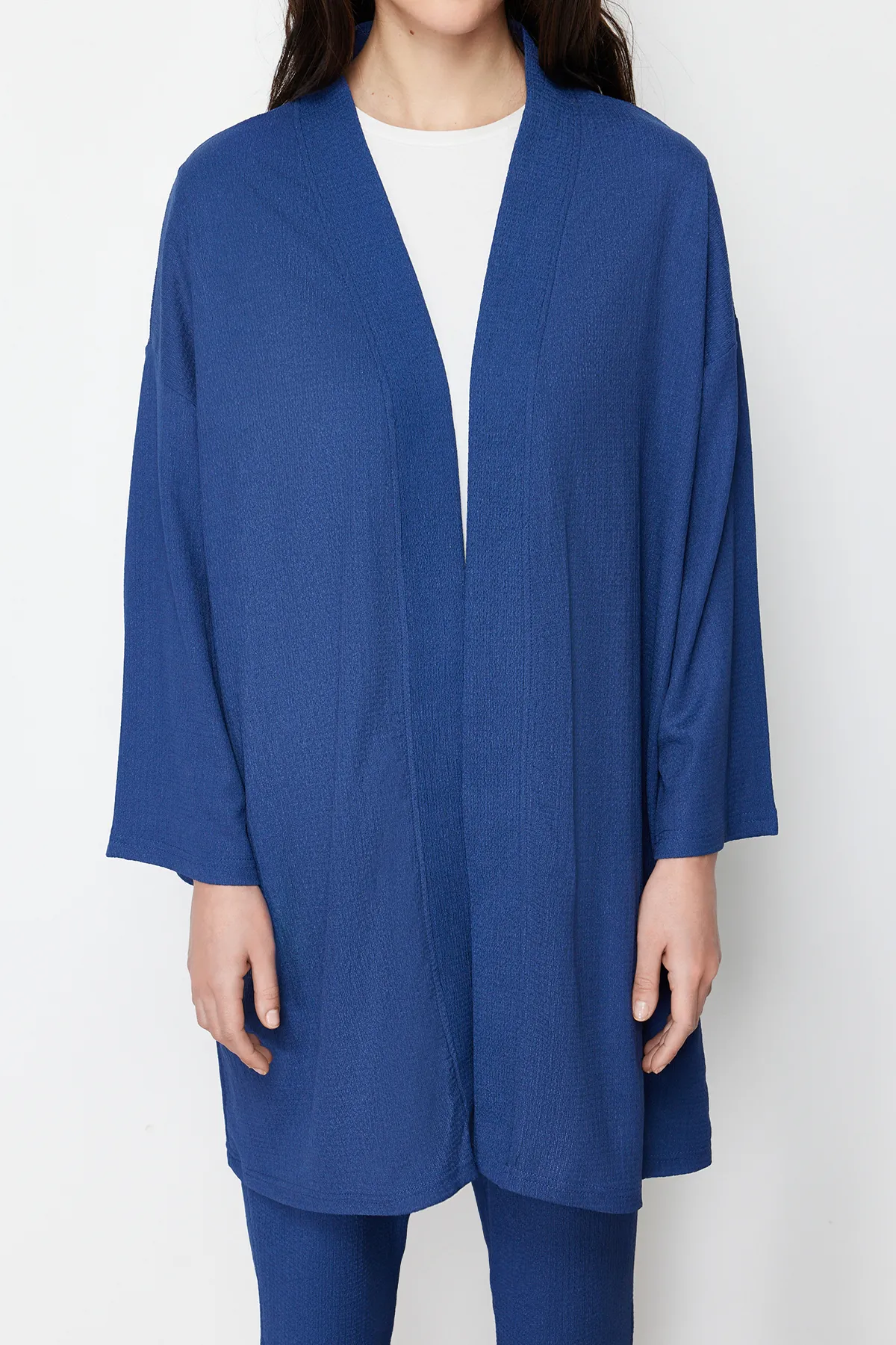 Trendyol Modest  Blaues Set aus gestricktem Oberteil und Unterteil in Wickeloptik TCTSS24US00045