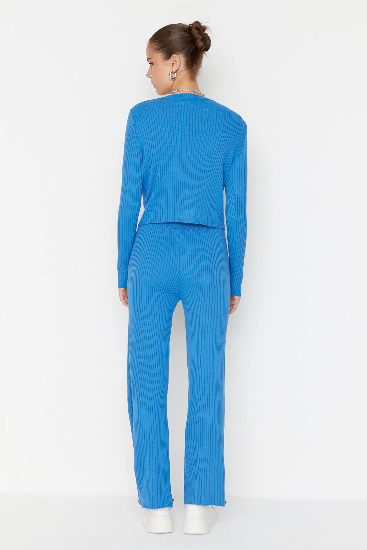 Trendyol Collection  Blue Wicked Bluse Cardigan Hose Strickoberteil und Unterteil Set TWOAW22AU0006