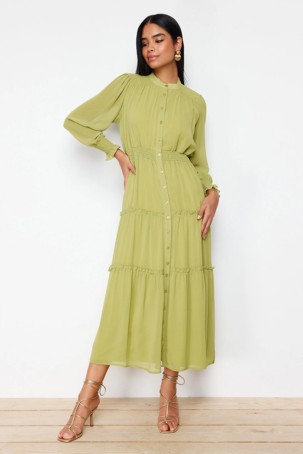Trendyol Modest  Gefüttertes, gewebtes Chiffon-Hemdkleid mit grünen Ärmeln und Gipe-Detail an der Taille TCTSS24EB00046