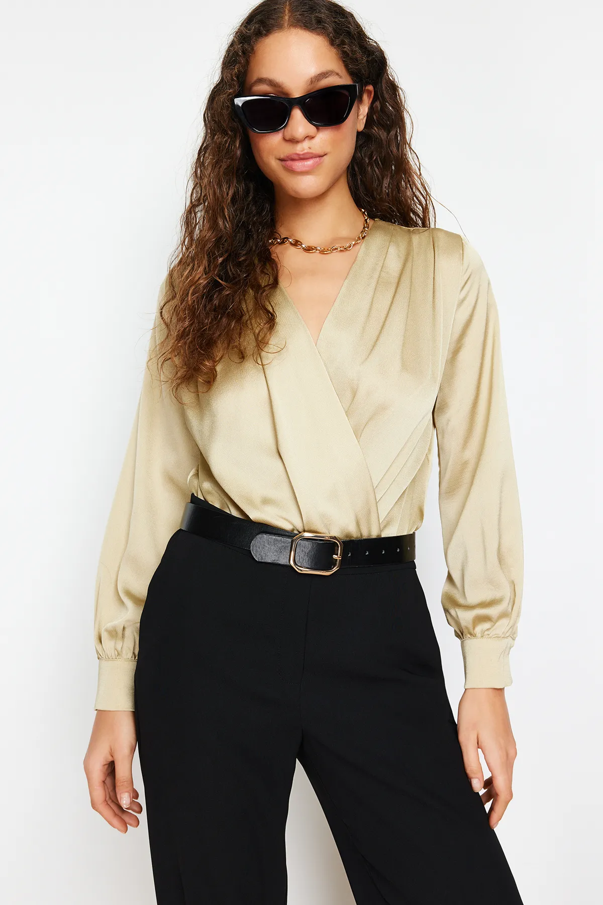 Trendyol Collection  Mintfarbener Satin-Body mit zweireihigem Kragen und Druckknopfdetail - TOFAW19BB0678