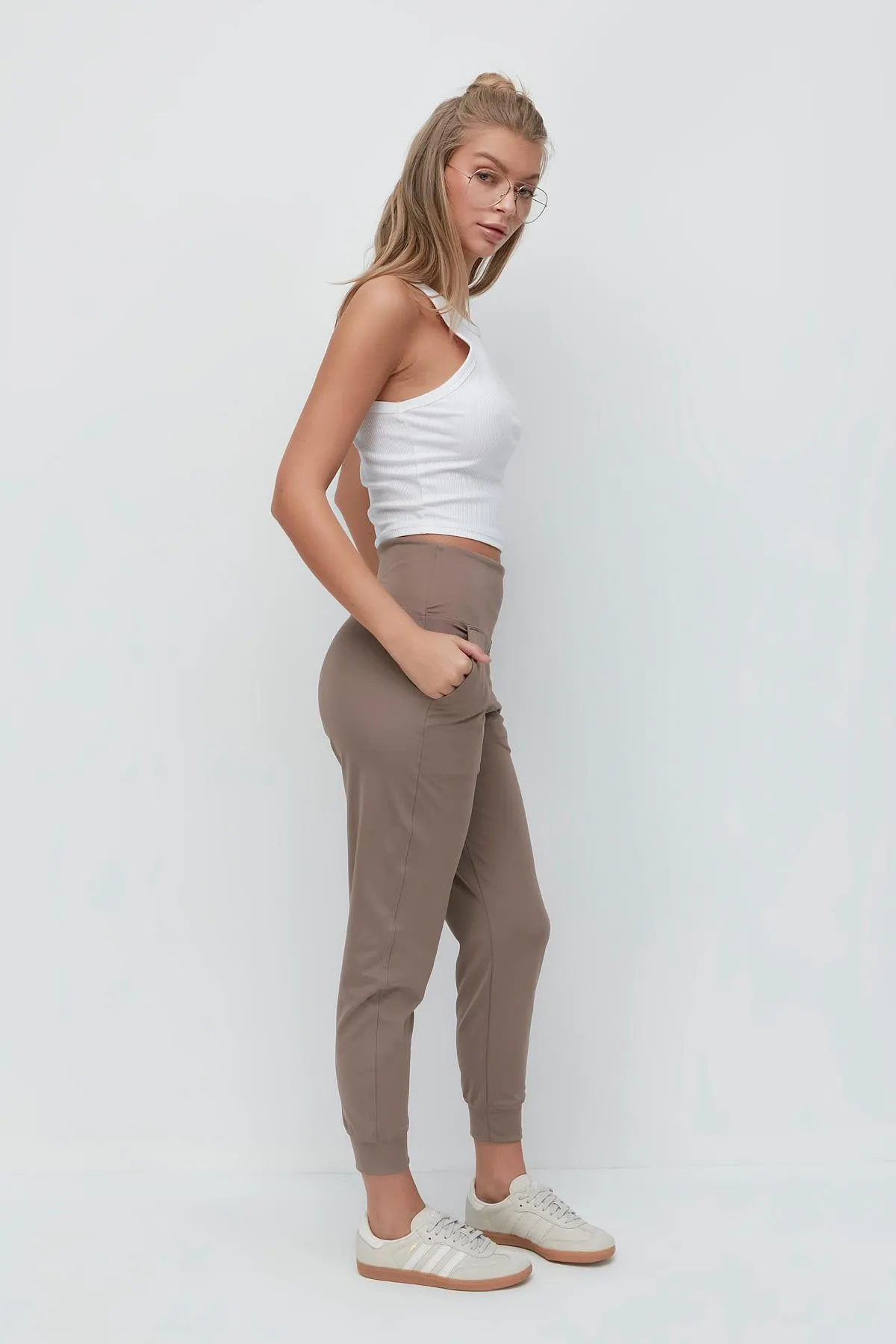 C&City  Jogginghose mit hoher Taille und Bündchen an den Beinen 811 Braun
