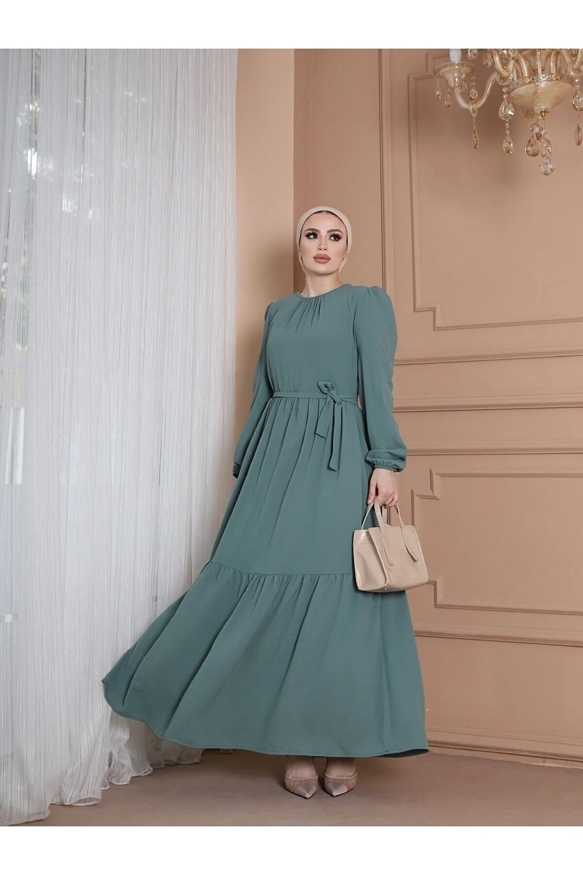VOLT CLOTHİNG  Ayrobin Kleid mit Gürtel und Rüschendetail am Kragen