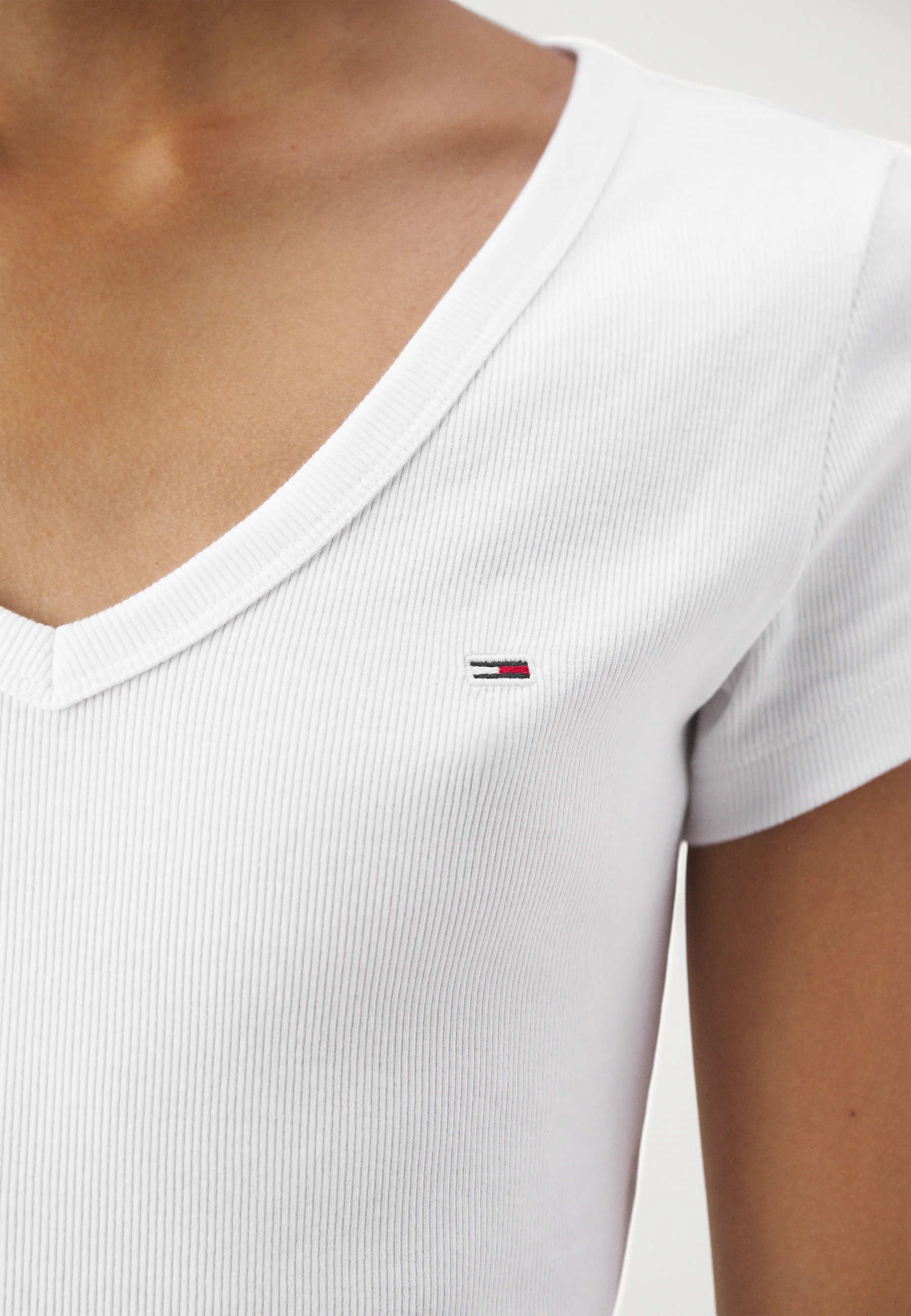 Tommy Jeans SLIM ESSENTIAL - Camiseta básica