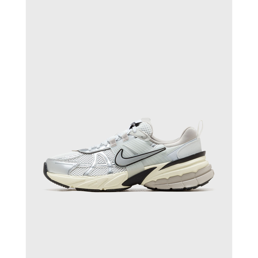 Nike V2K Run FD0736-100 / weiss