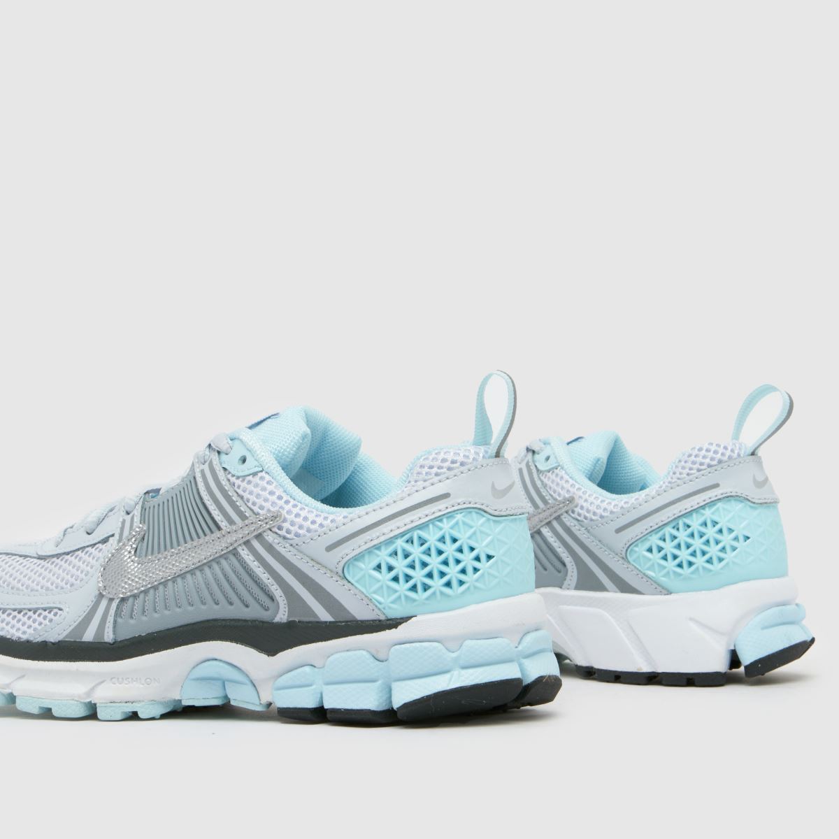 Nike ljusgrå Vomero 5 flickor ungdomsskor