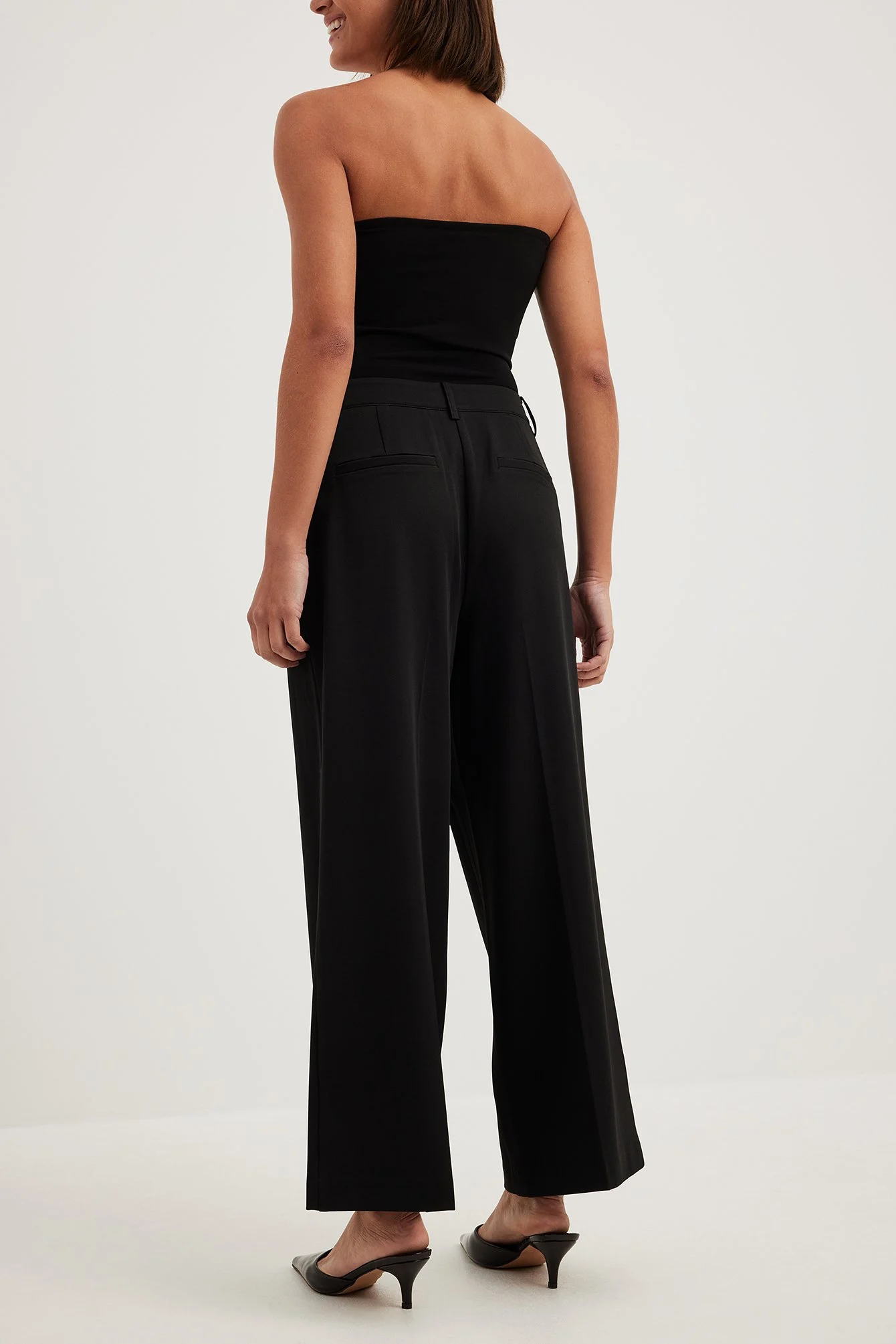 Cropped-Anzughose mit mittlerer Taille und geradem Bein