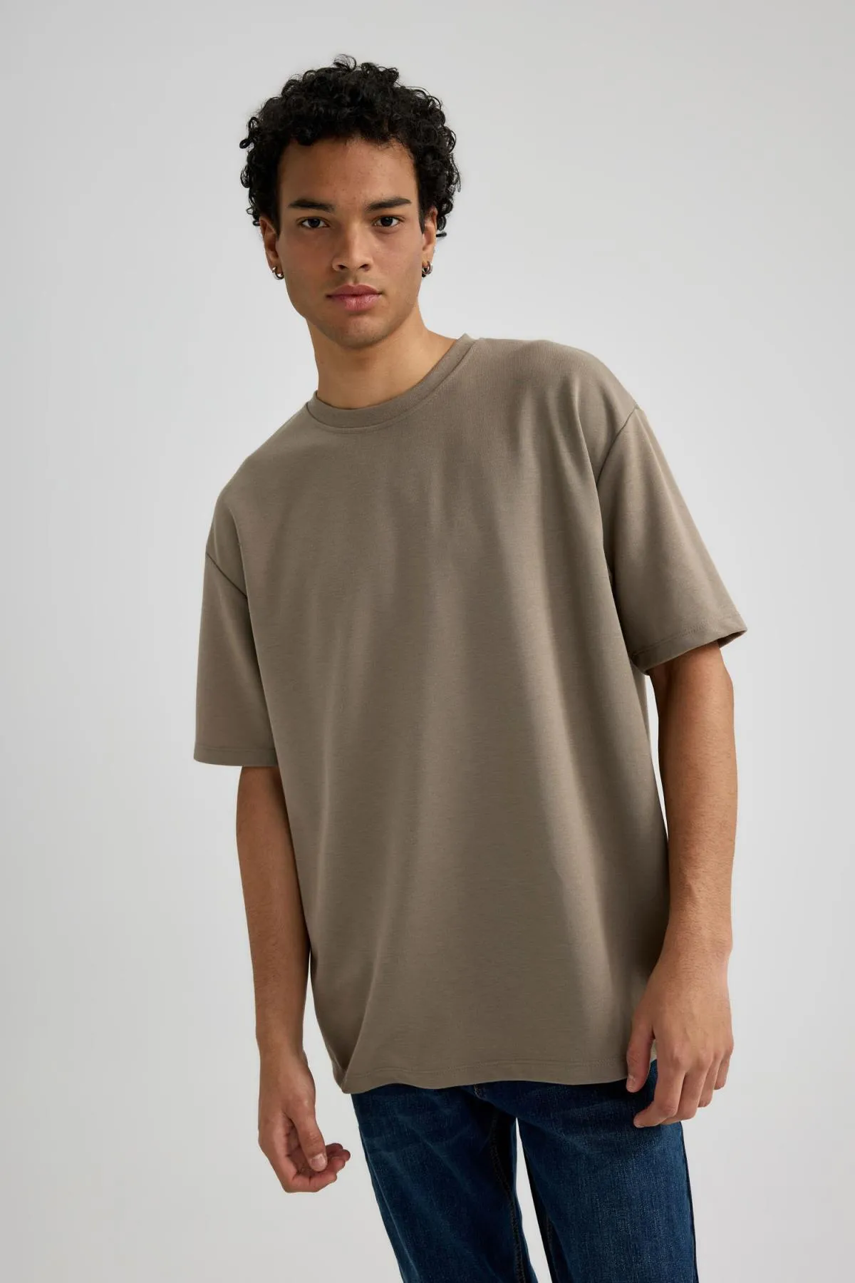 DeFacto  T-Shirt mit Rundhalsausschnitt in Oversize-Passform