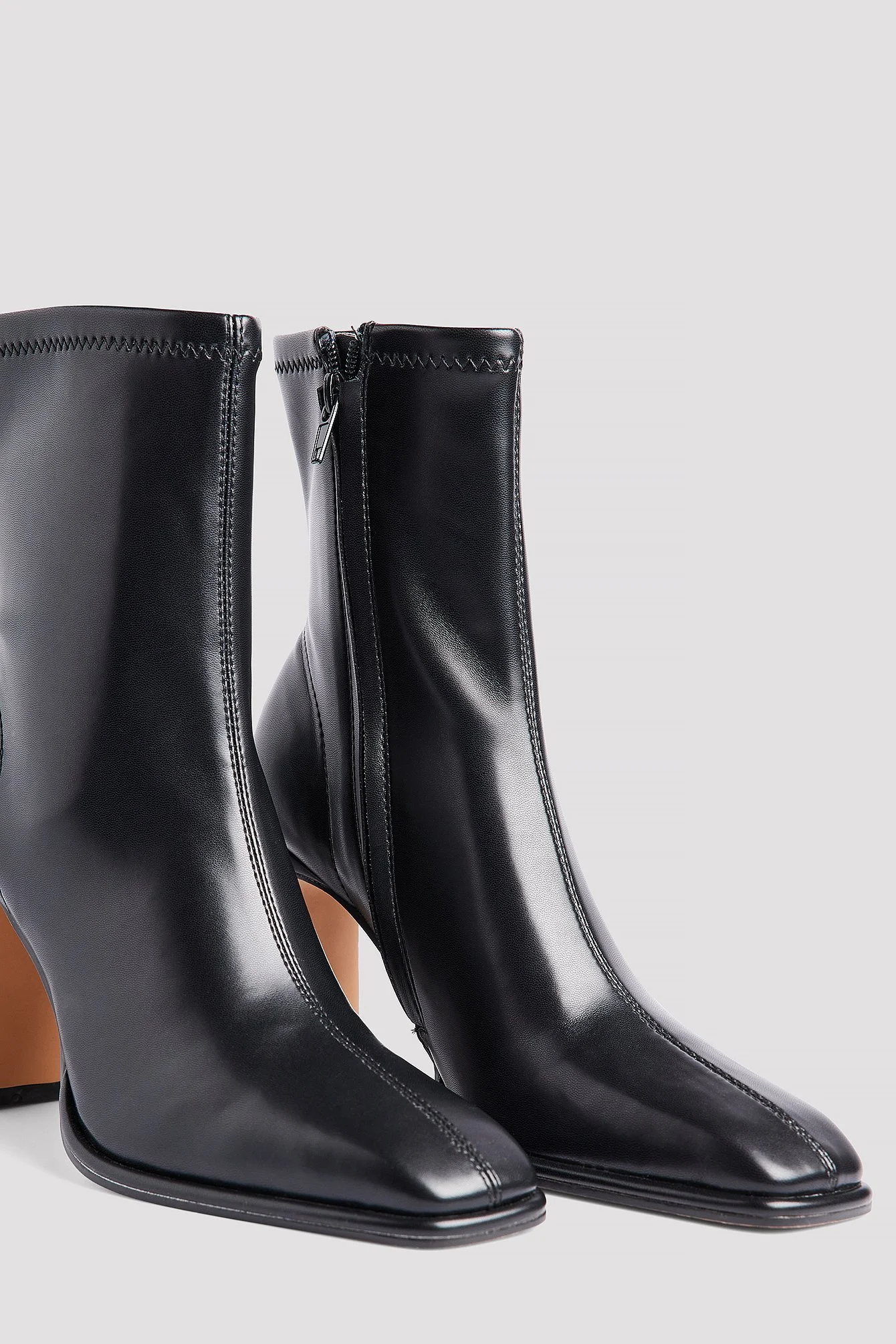 Schmale Stiefeletten