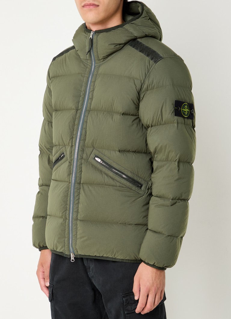 Puhasta jakna Stone Island 81154 s puhovim polnilom in žepi z zadrgo