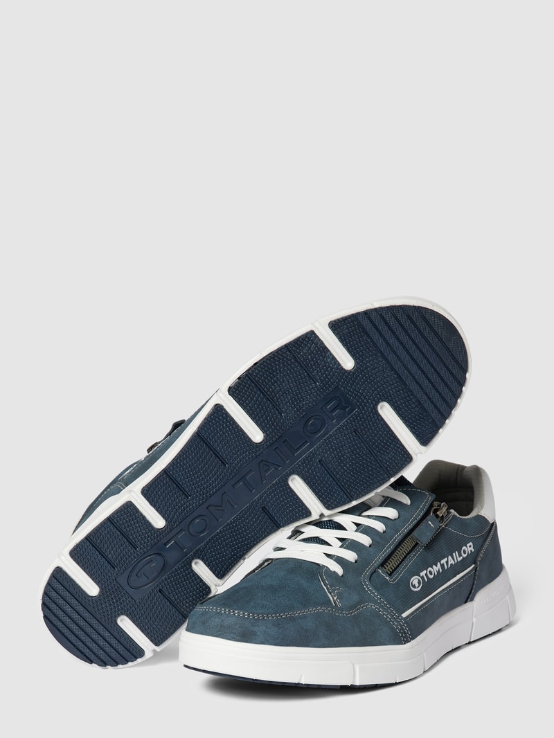 Sneaker mit Label-Details in blau