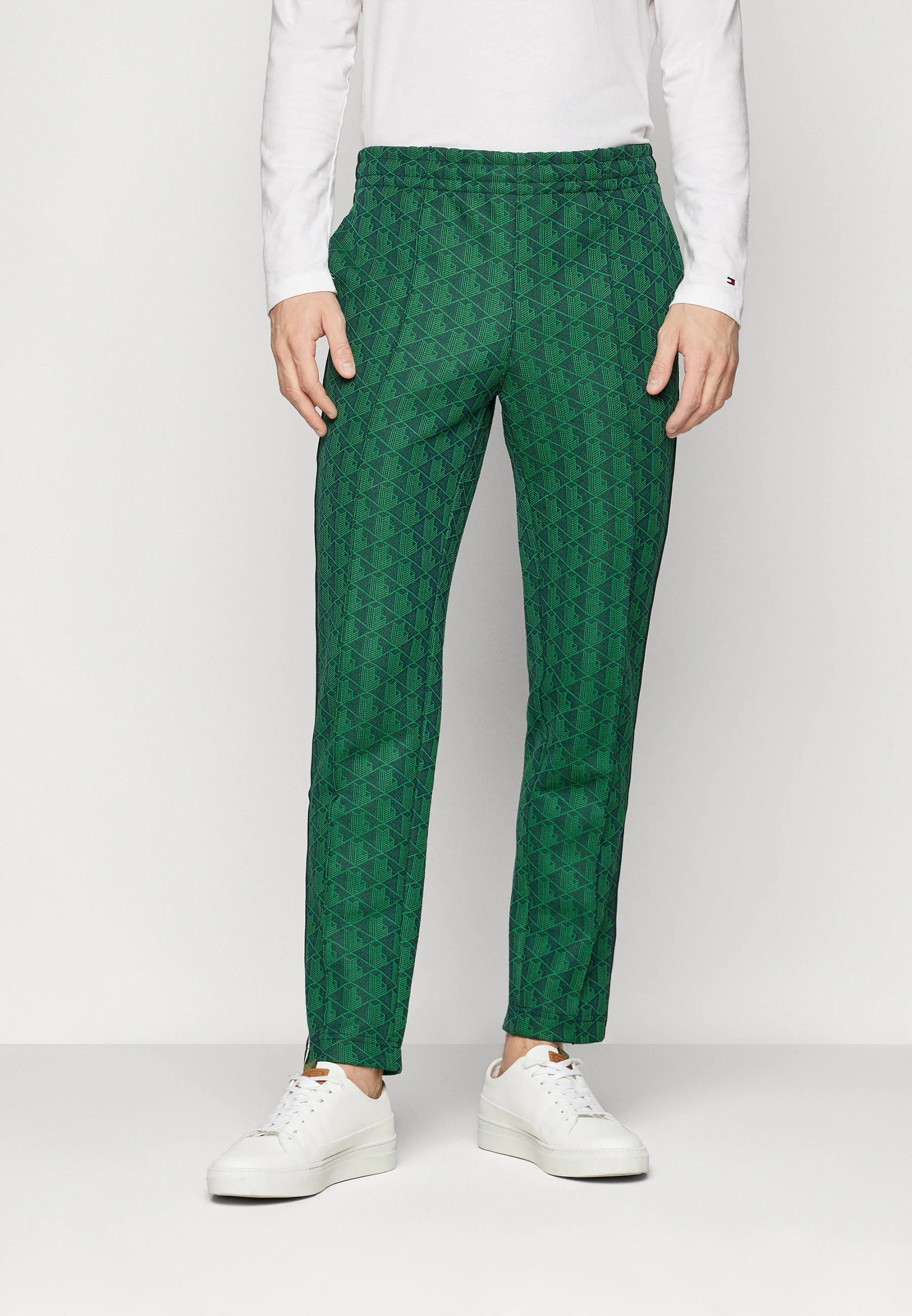 Pantalones deportivos Lacoste