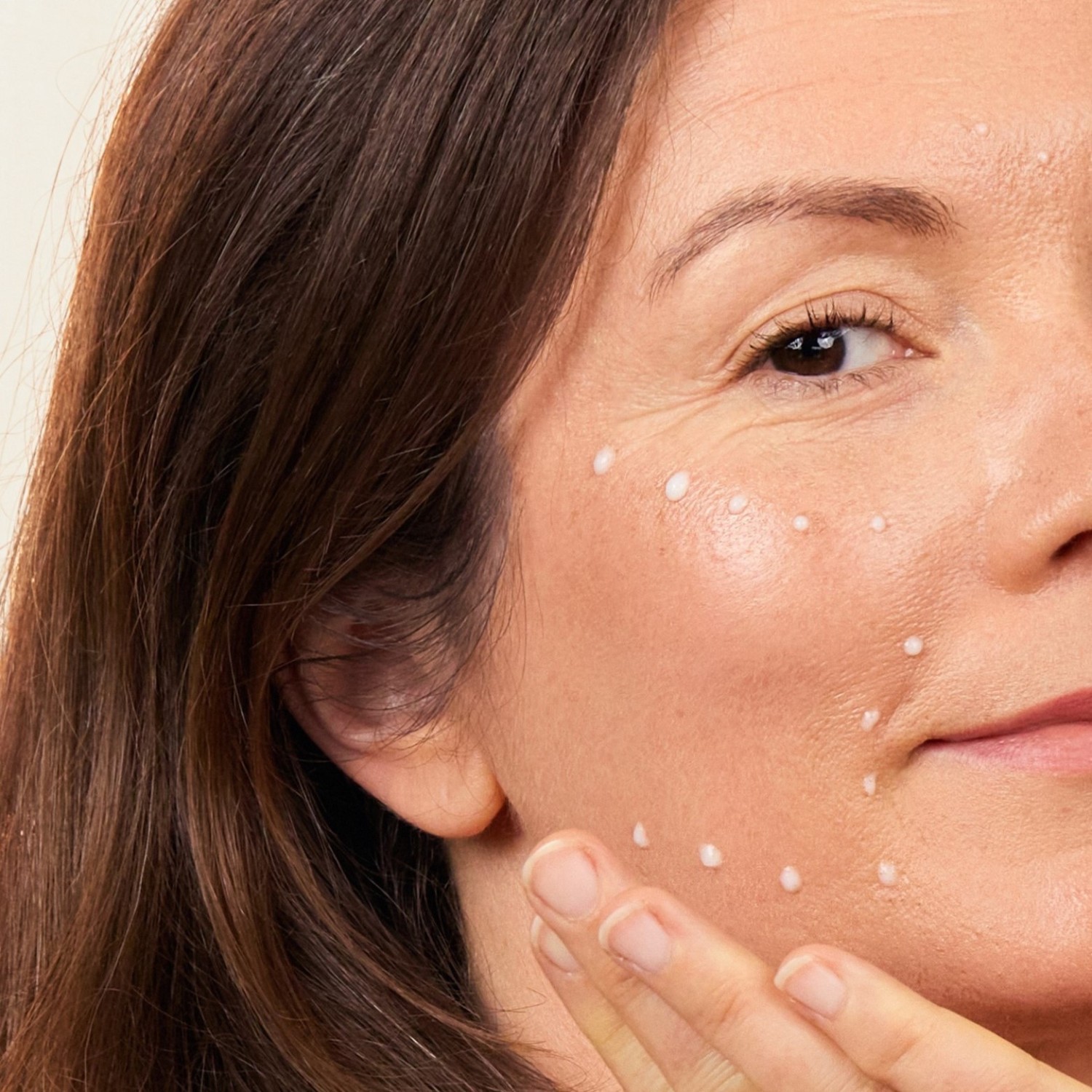 Evolve Organic Beauty Age Defying lifting serum