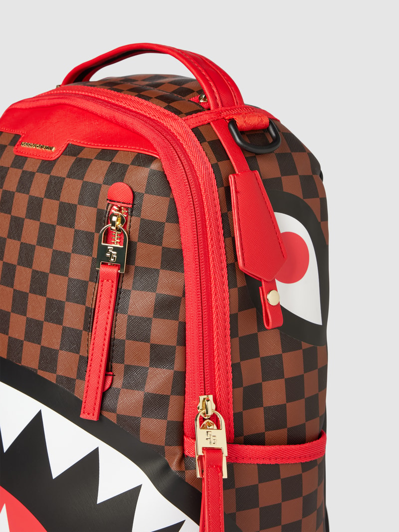 Rucksack mit Allover-Muster Modell 'RED SHARKS IN PARIS' in mittelbraun