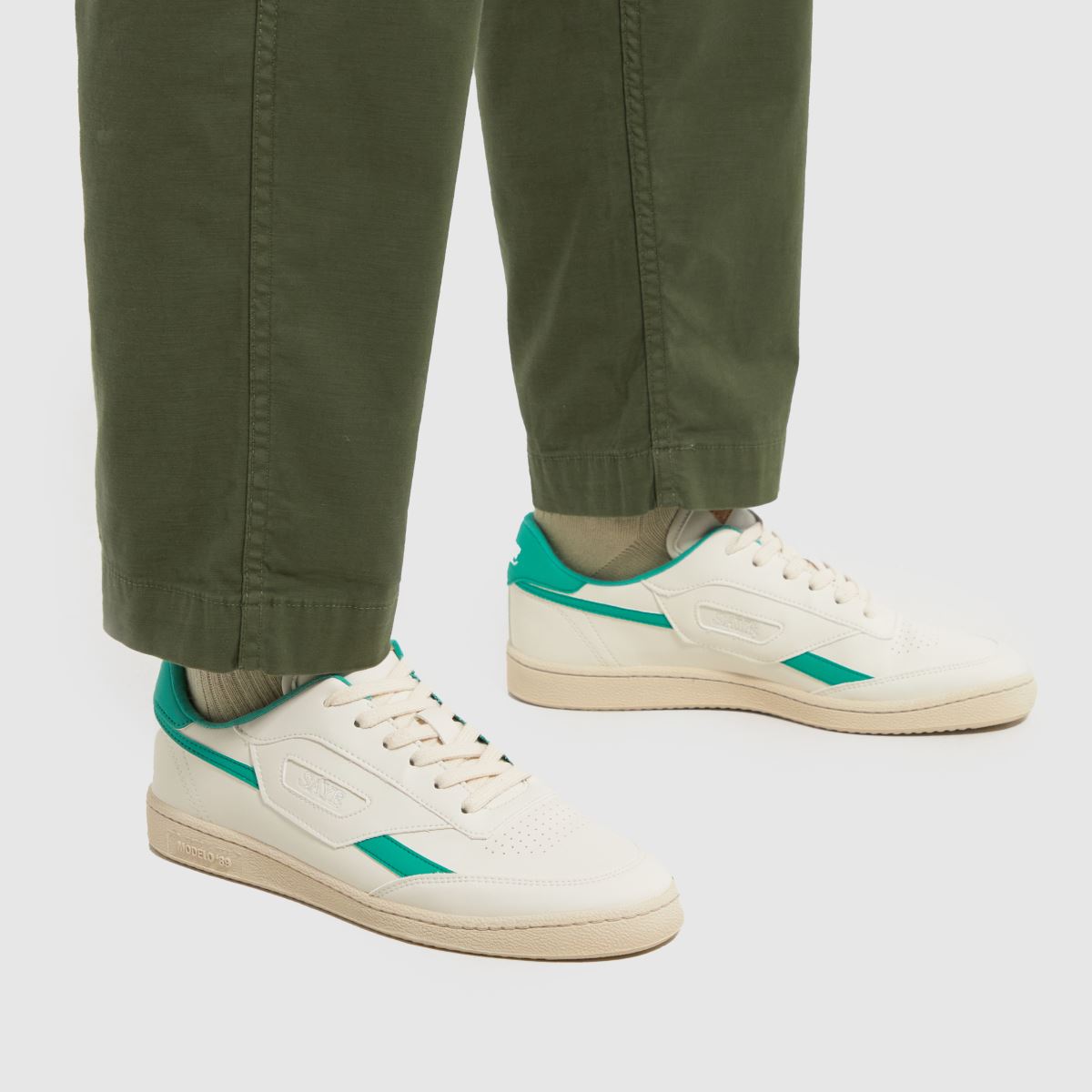 SAYE modelo 89 sneakers i vitt och grönt