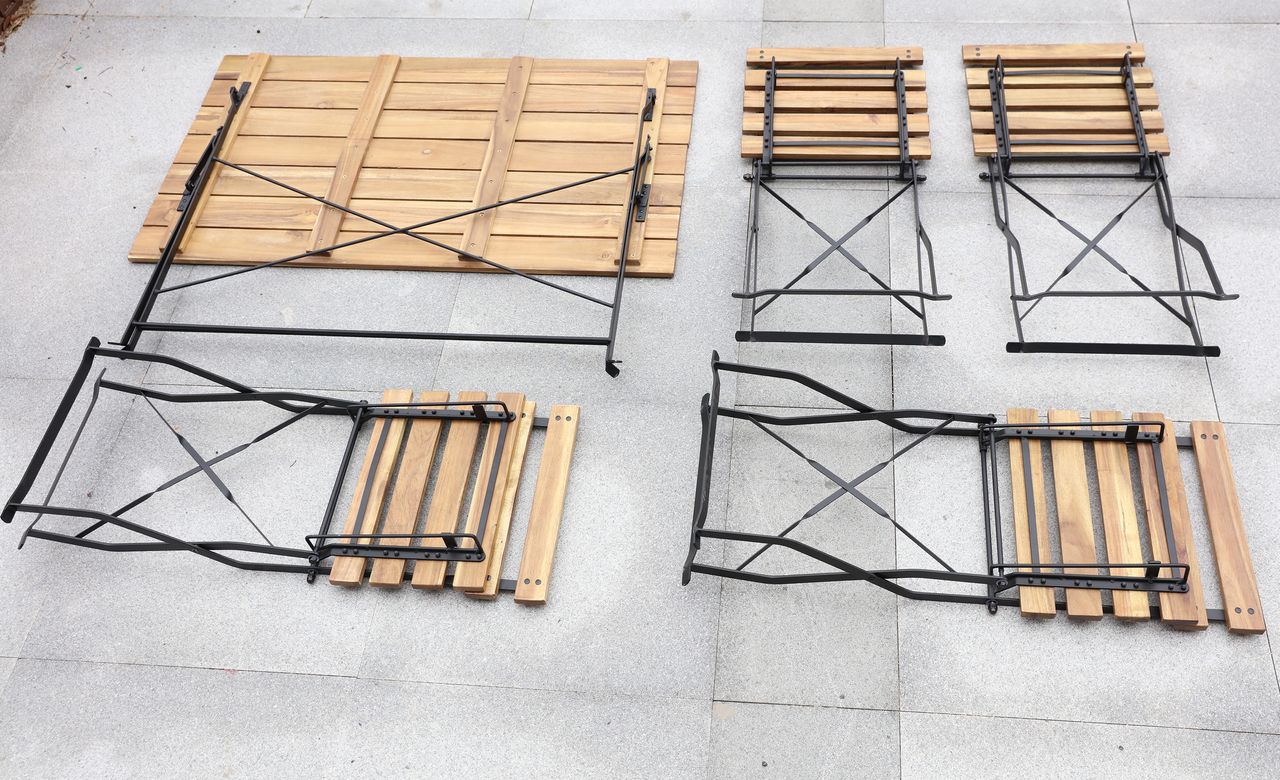 CHILLROI 5 teiliges Outdoor-Klappstuhl-Set aus Akazienholz