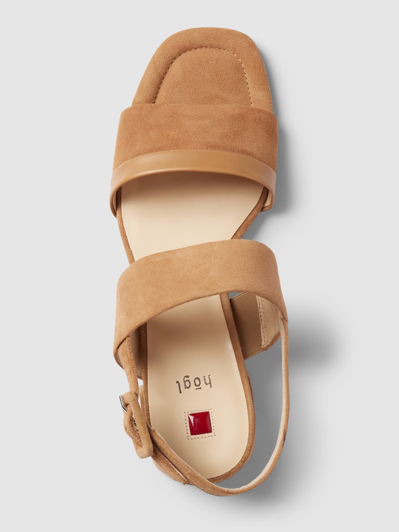 Sandaletten mit breitem Absatz in camel
