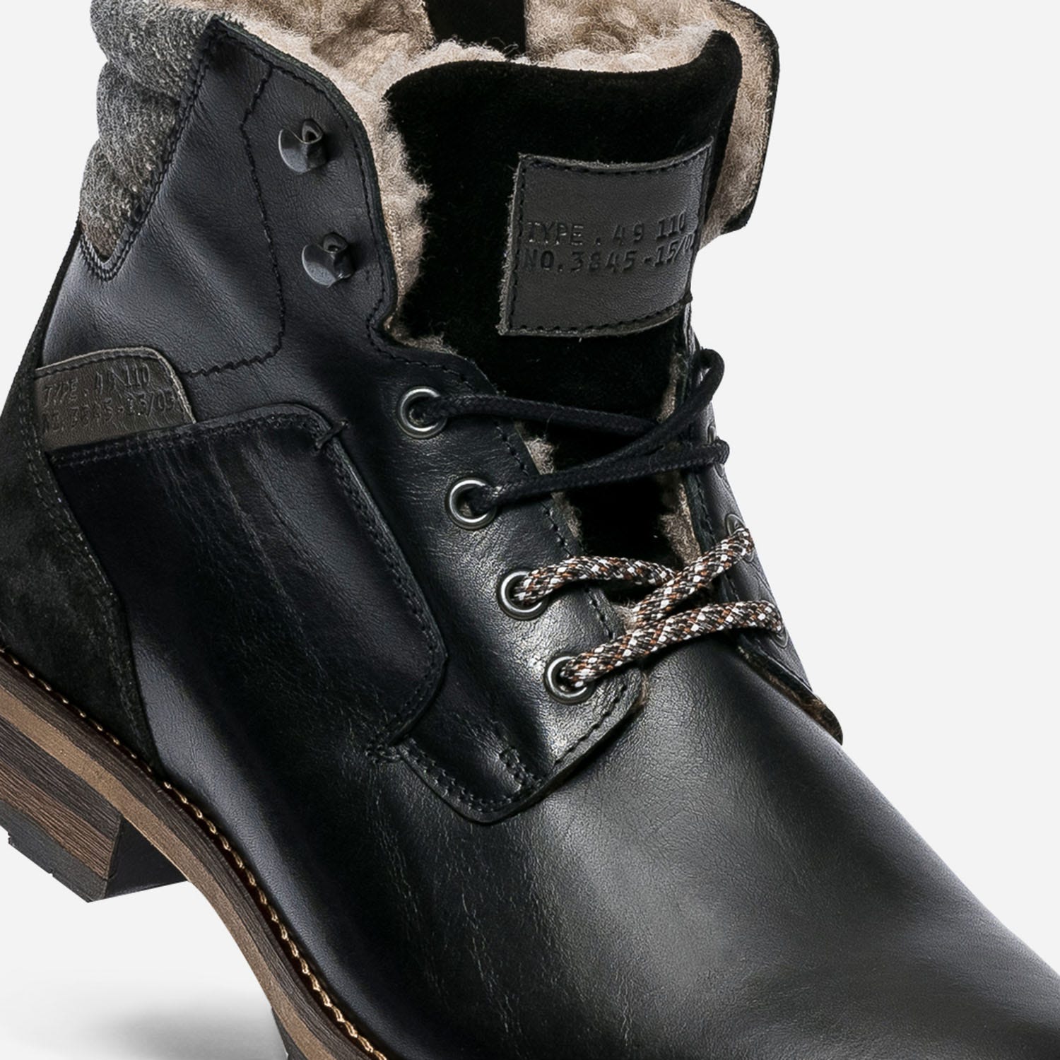 Boots à lacet noir en cuir fourré