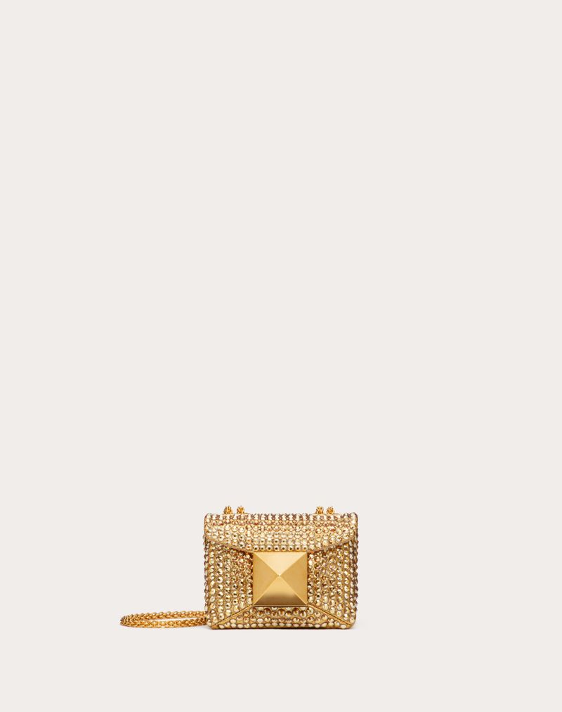 MICRO BOLSA COM UMA CORRENTE DE BRINCO COM BORDADO