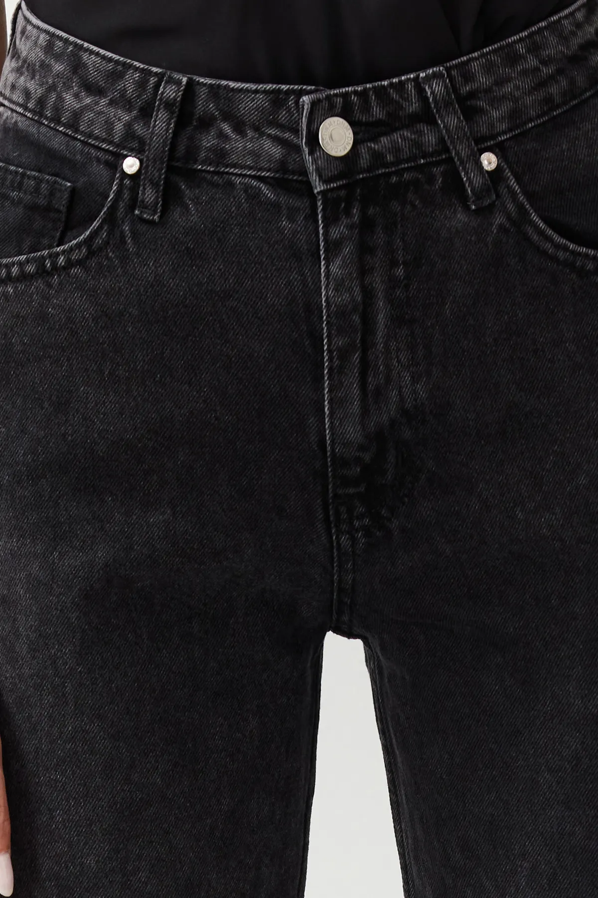 Trendyol Collection  Schwarze Jeans mit hoher Taille und weitem Bein TWOAW24JE00157