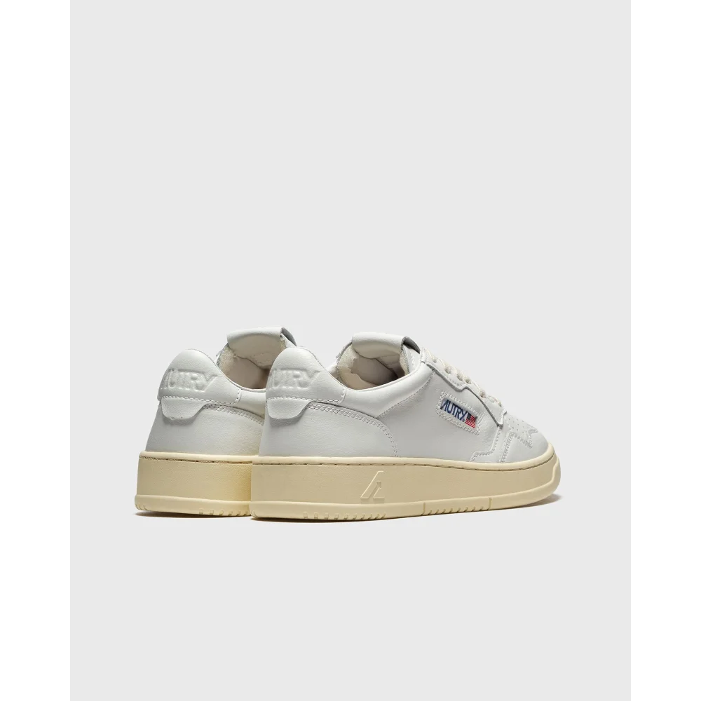 Autry Medalist WMNS Low AULWLL15 / weiss