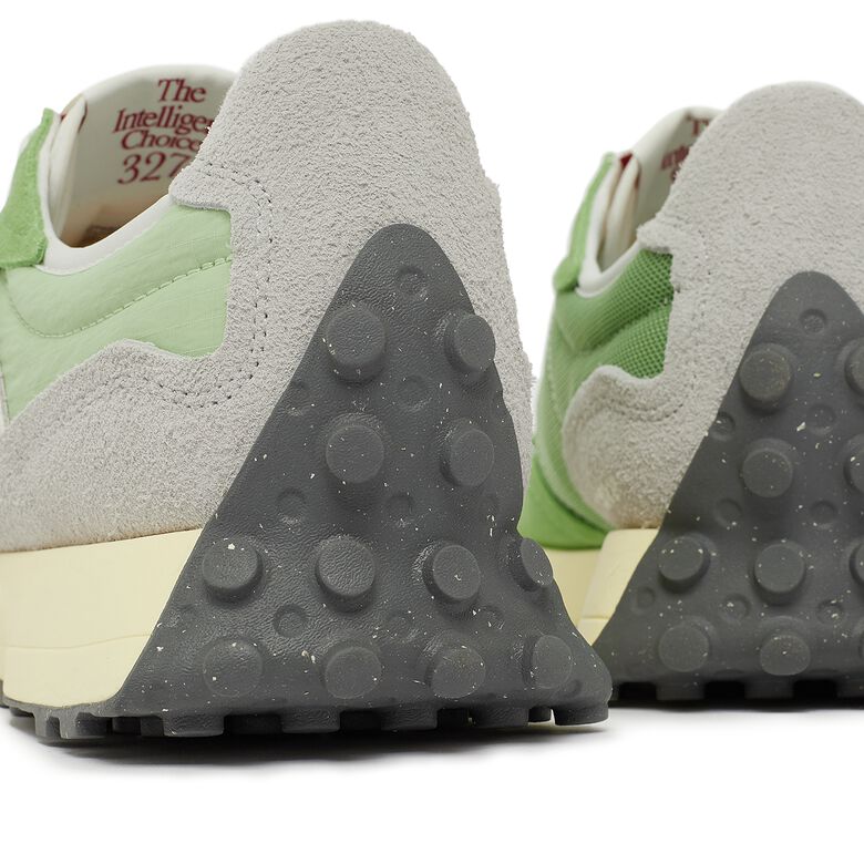 New Balance U327WRD chive