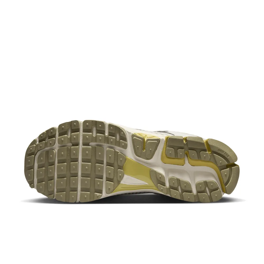 Nike Zoom Vomero 5 FV0397-001 / weiss
