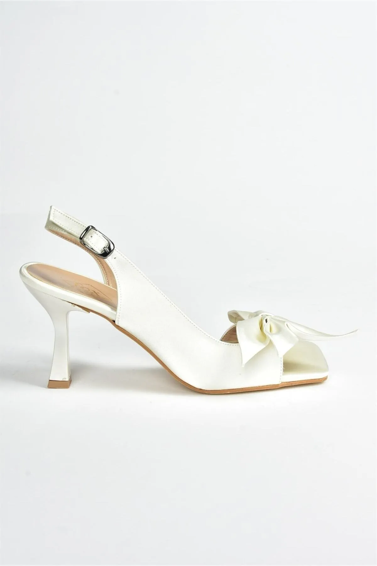 Fox Shoes  Beige Satinband-detaillierte Damenschuhe mit Absatz K749384904