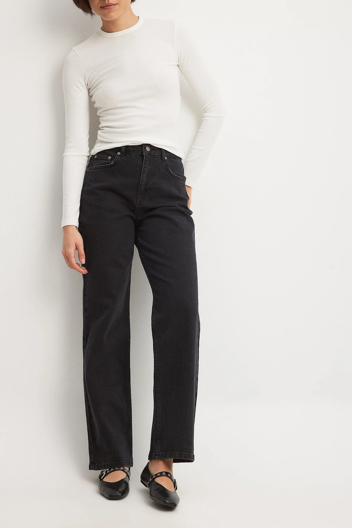 Gerade geschnittene Jeans mit hoher Taille
