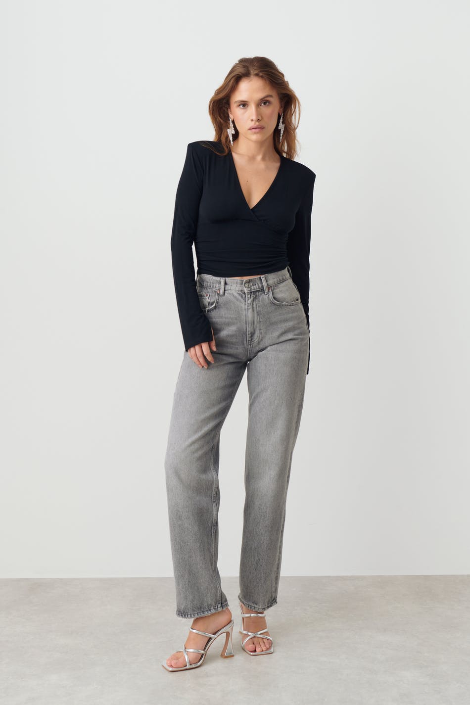 V-neck shoulderpad top